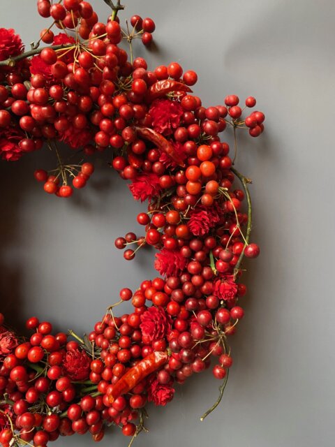 “Red berry”-winter wreath-