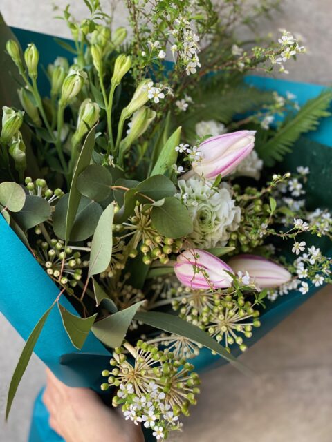 Seasonal Bouquet/white green